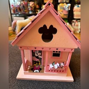 Disney pink Minnie Mouse bird house